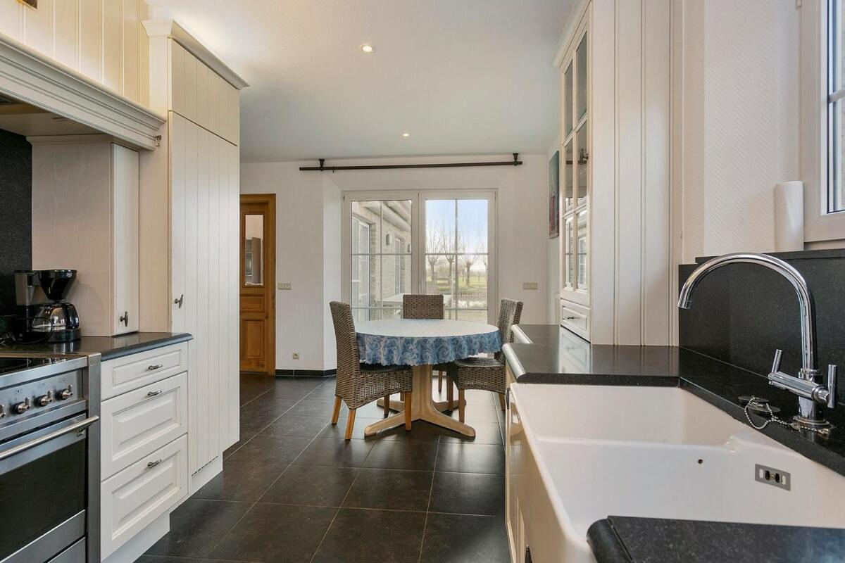 Villa 'T Korenhof - Landelijk Gelegen Villa Op 4 Km Van Het Strand Koksijde Luaran gambar